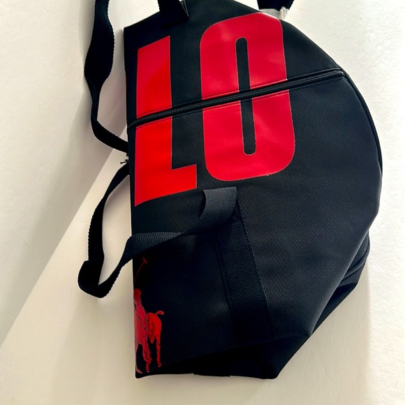 POLO RALPH LAUREN || The Polo Red Duffle Bag. - Picture 7 of 8